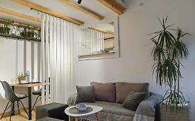 Zona Apartments 1